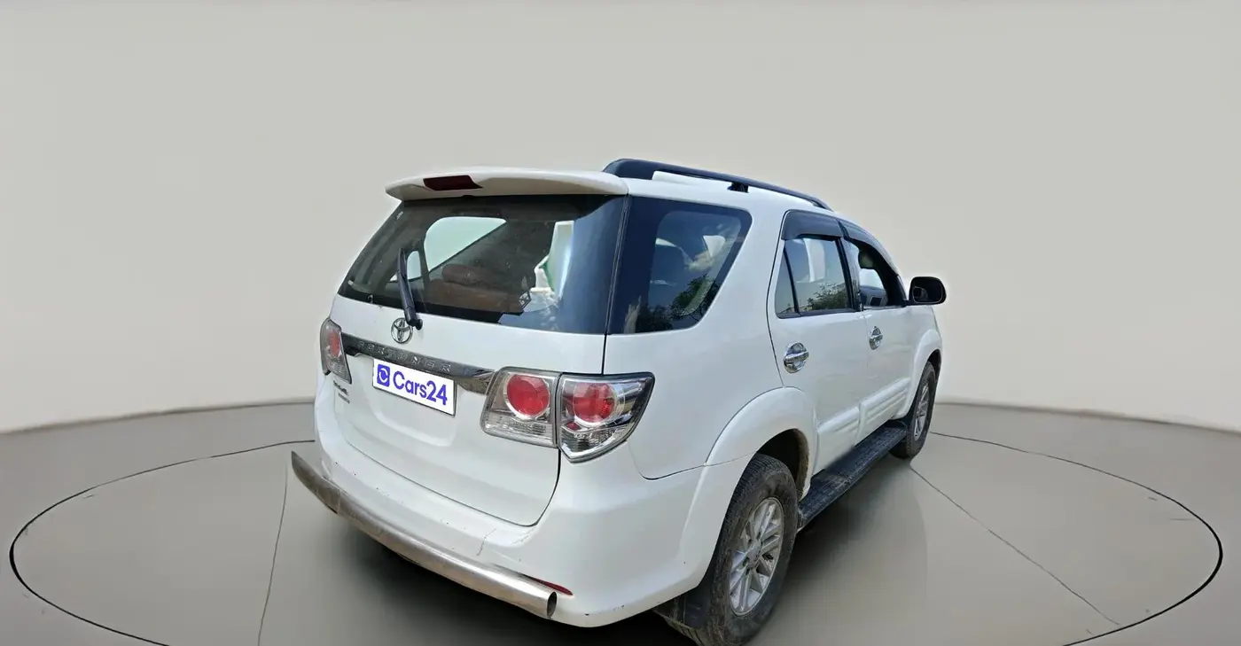 2013 Toyota Fortuner 3.0 4X2 AT, Diesel, Automatic, 1,21,569 km, exterior