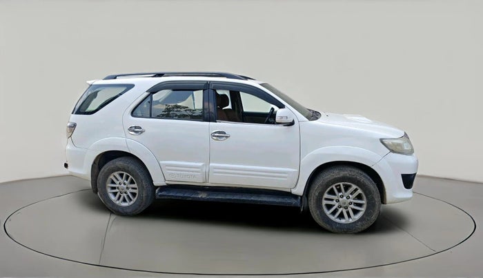 2013 Toyota Fortuner 3.0 4X2 AT, Diesel, Automatic, 1,21,569 km, exterior