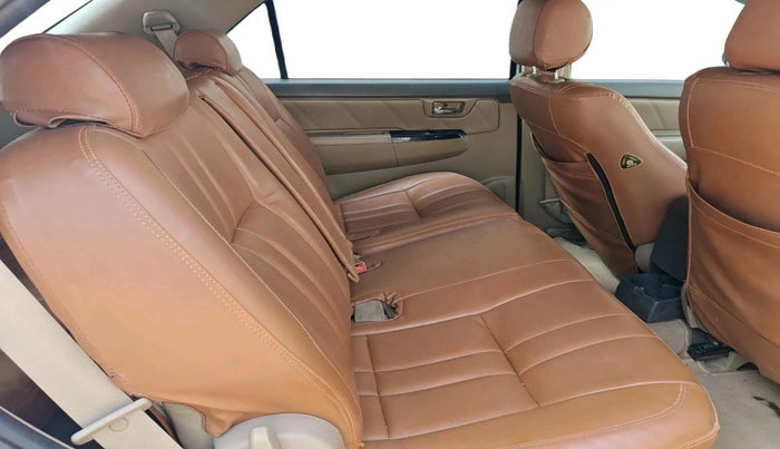 2013 Toyota Fortuner 3.0 4X2 AT, Diesel, Automatic, 1,21,569 km, interior