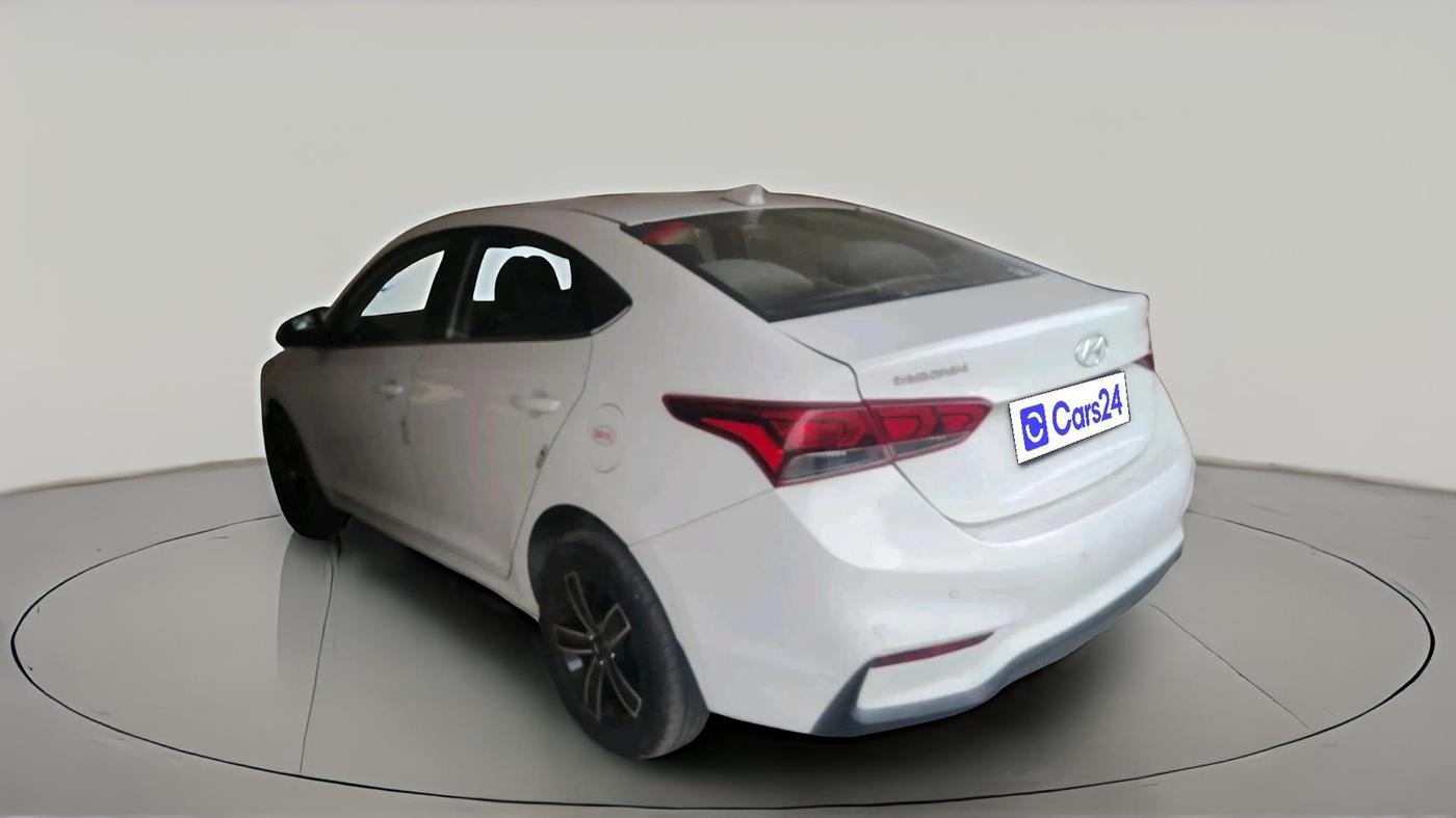 2018 Hyundai Verna 1.6 EX CRDI, Diesel, Manual, 1,40,992 km, exterior