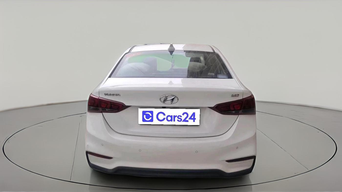 2018 Hyundai Verna 1.6 EX CRDI, Diesel, Manual, 1,40,992 km, exterior