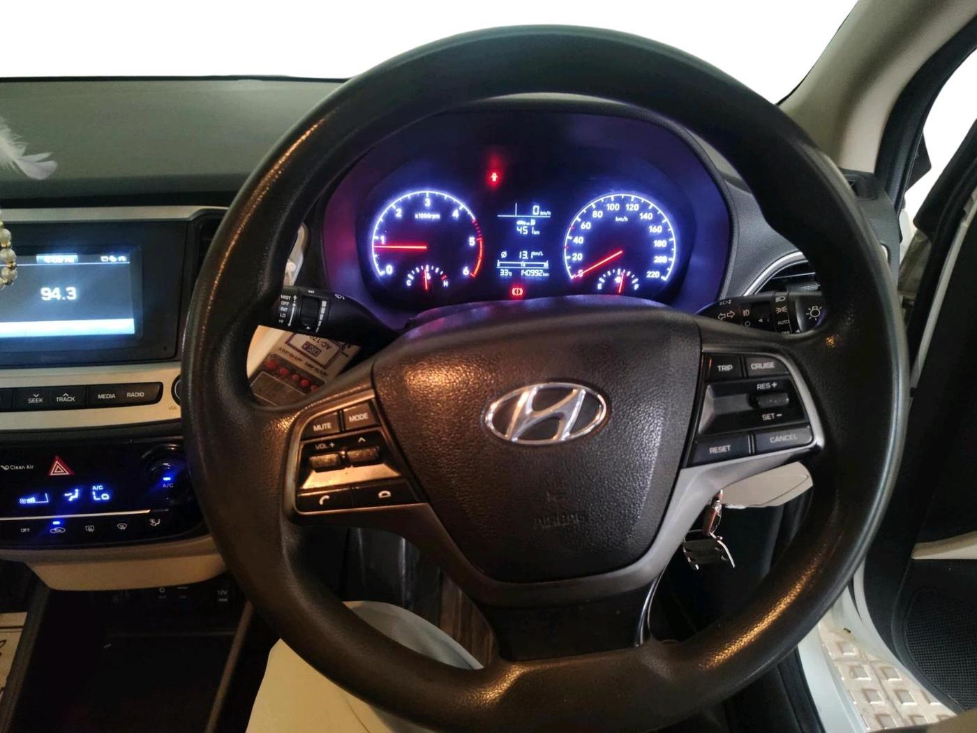2018 Hyundai Verna 1.6 EX CRDI, Diesel, Manual, 1,40,992 km, interior