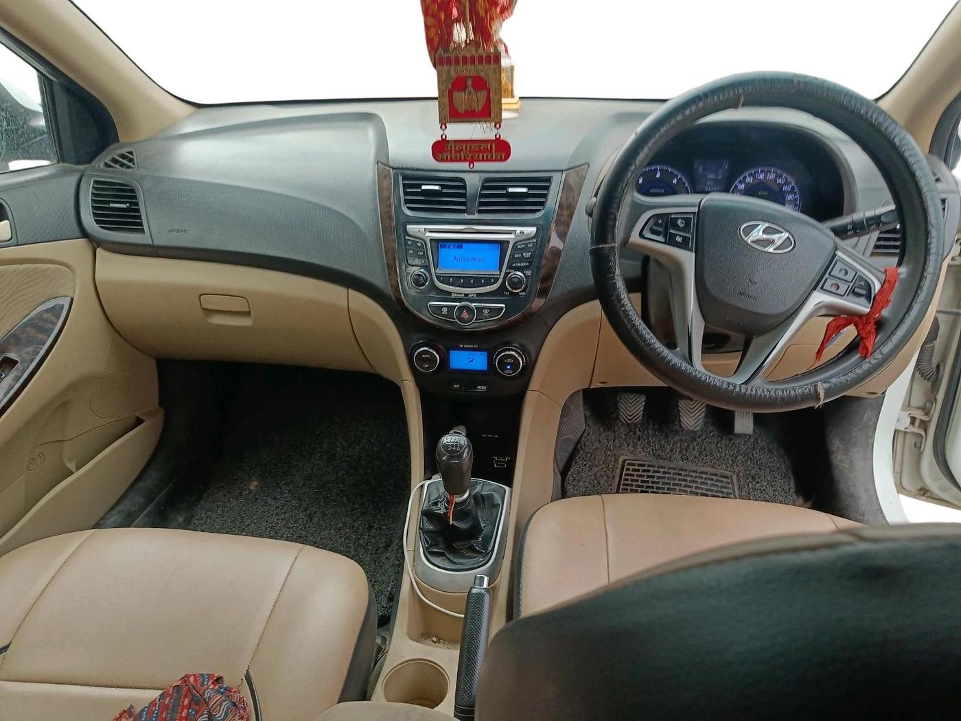 2012 Hyundai Verna FLUIDIC 1.6 CRDI SX, Diesel, Manual, 94,402 km, interior