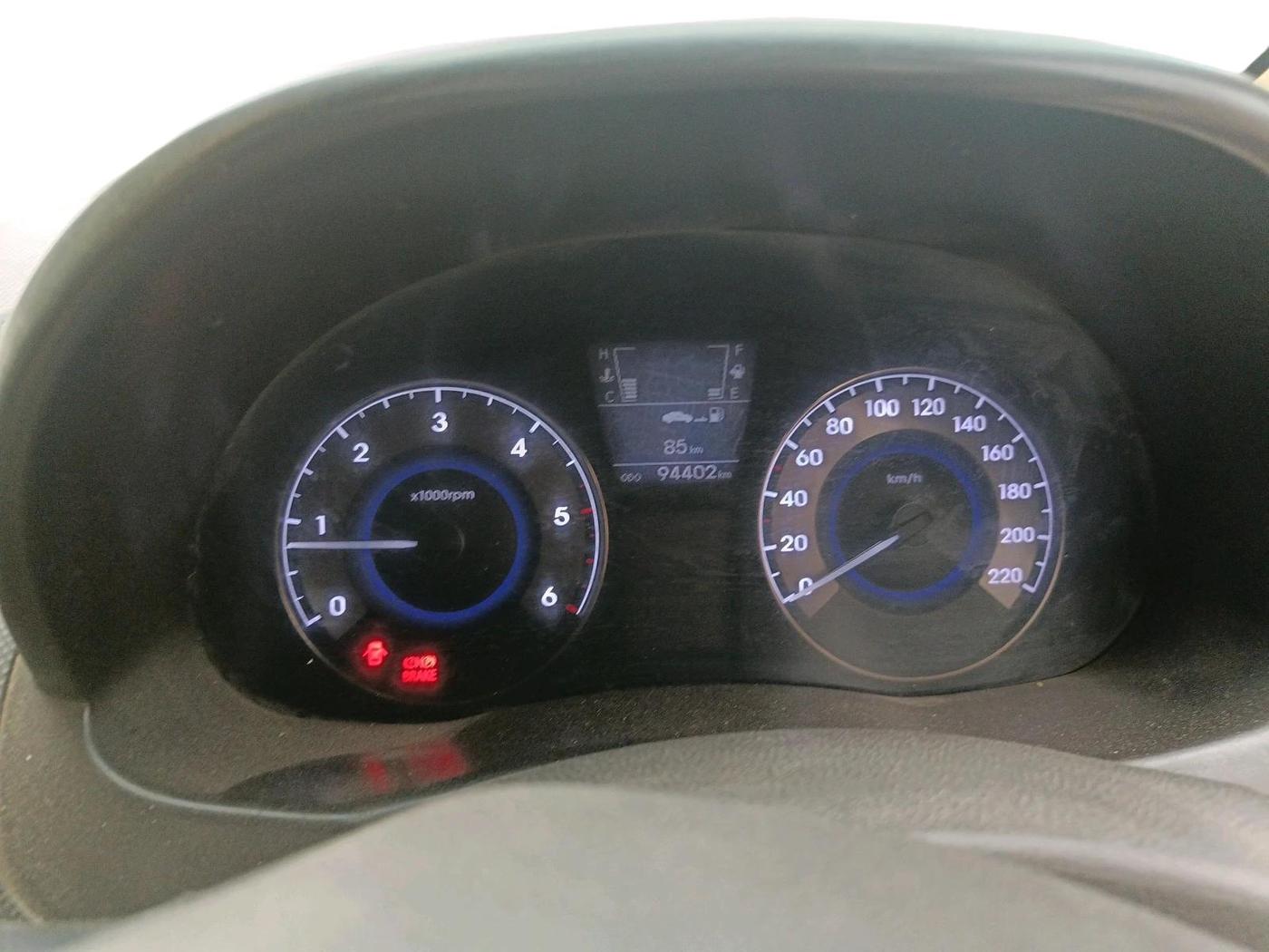 2012 Hyundai Verna FLUIDIC 1.6 CRDI SX, Diesel, Manual, 94,402 km, interior