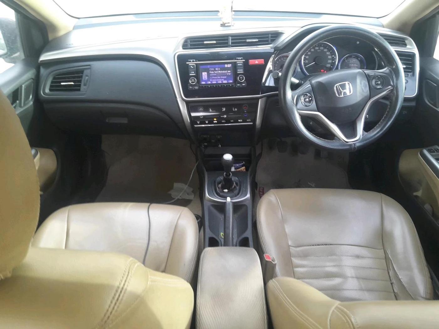2015 Honda City 1.5L I-VTEC V MT, Petrol, Manual, 1,43,638 km, interior