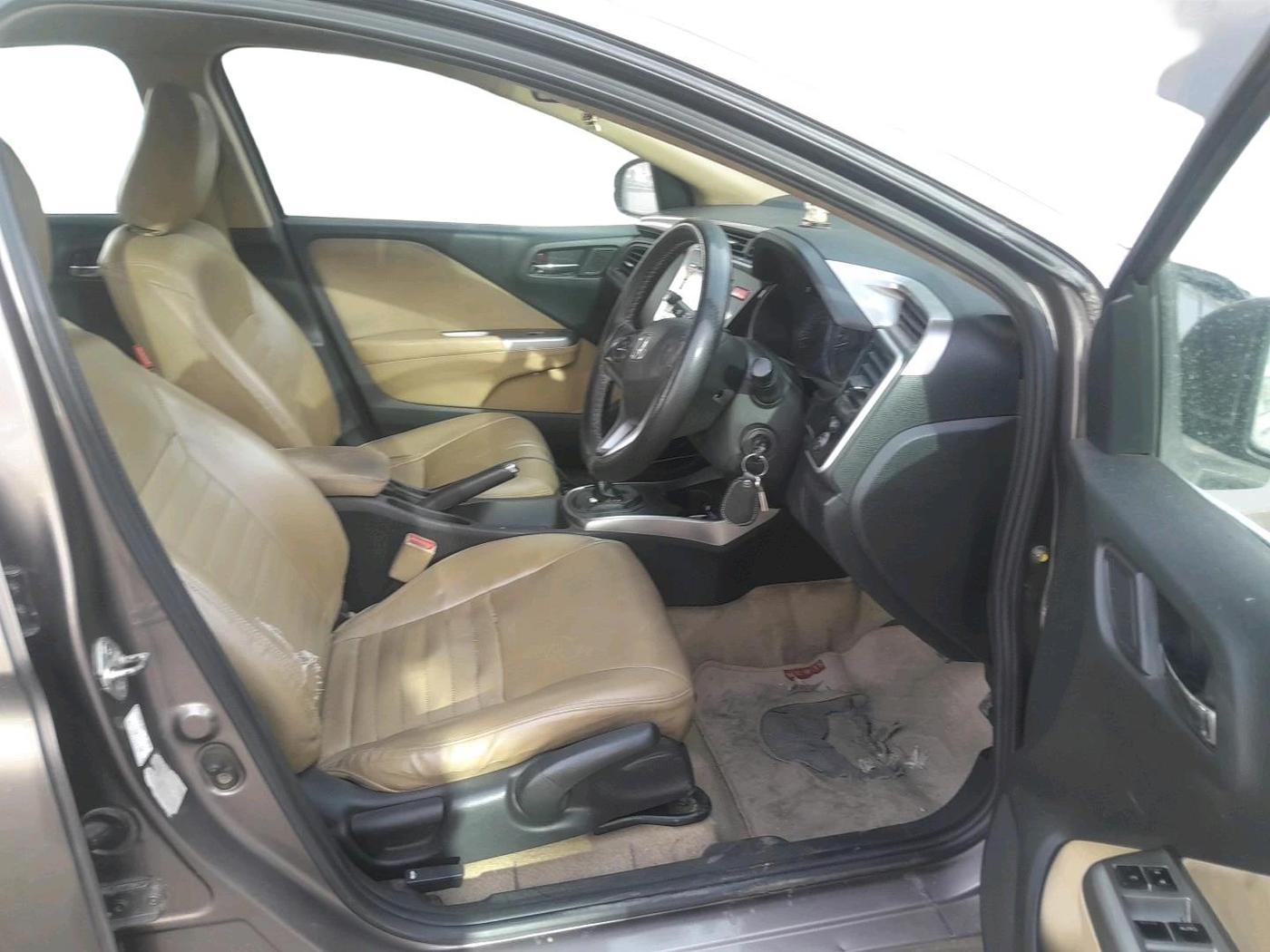 2015 Honda City 1.5L I-VTEC V MT, Petrol, Manual, 1,43,638 km, interior