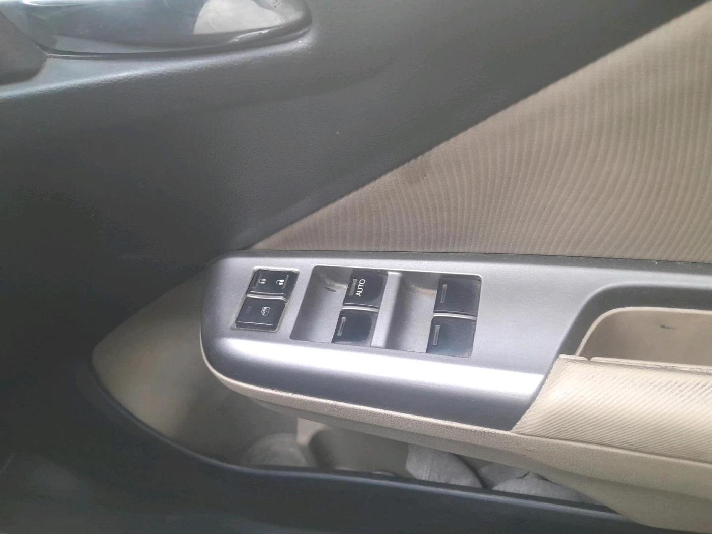 2015 Honda City 1.5L I-VTEC V MT, Petrol, Manual, 1,43,638 km, interior