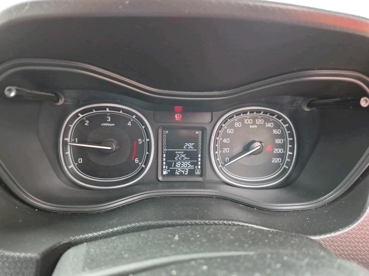 2017 Maruti Vitara Brezza ZDI PLUS, Diesel, Manual, 1,18,385 km, interior