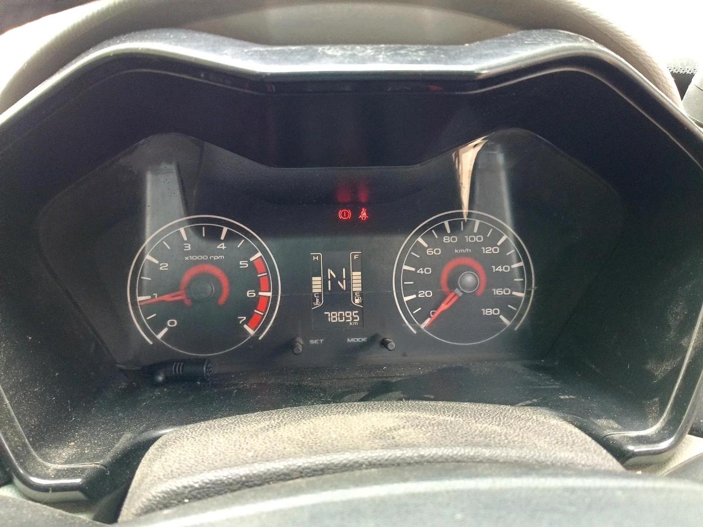2017 Mahindra Kuv100 K4 D 6 STR, Diesel, Manual, 78,095 km, interior