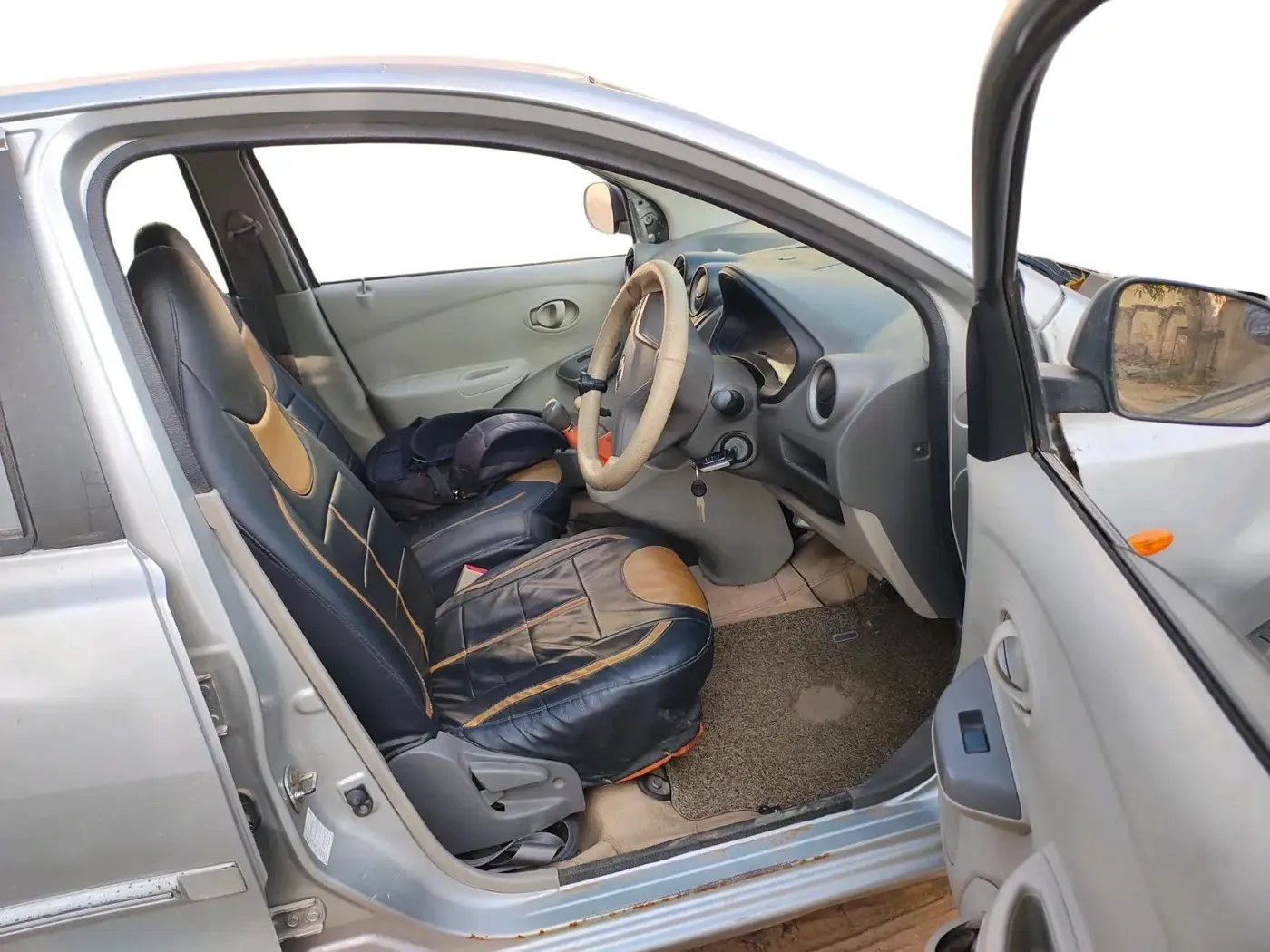 2014 Datsun Go T, CNG, Manual, 86,969 km, interior