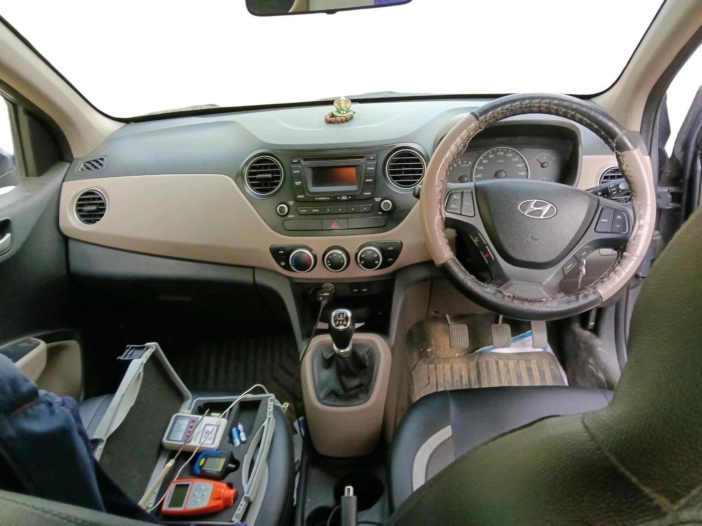 2015 Hyundai Grand i10 SPORTZ 1.2 KAPPA VTVT, Petrol, Manual, 1,20,949 km, interior