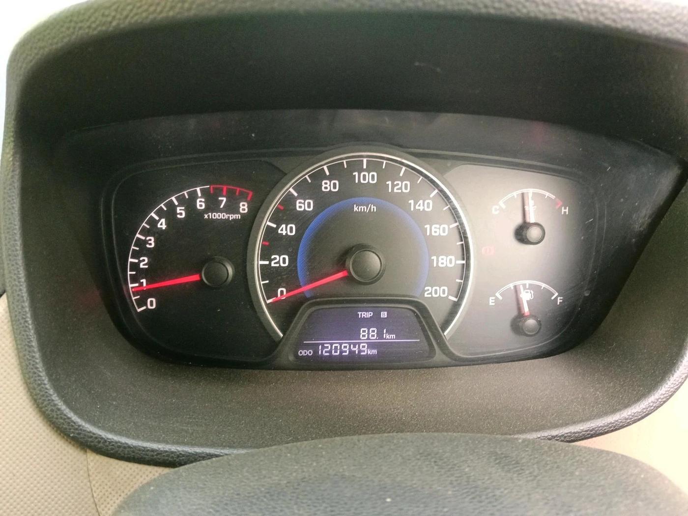 2015 Hyundai Grand i10 SPORTZ 1.2 KAPPA VTVT, Petrol, Manual, 1,20,949 km, interior