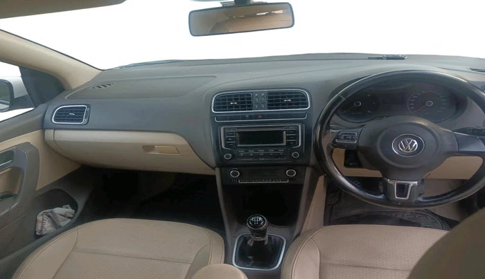 2013 Volkswagen Vento HIGHLINE DIESEL 1.6, Diesel, Manual, 1,33,244 km, interior