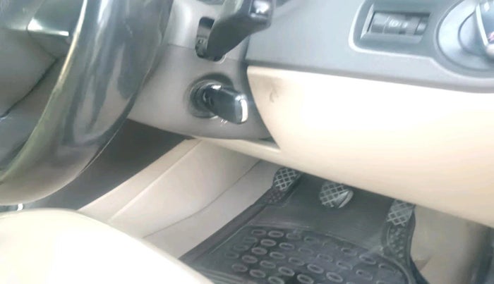 2013 Volkswagen Vento HIGHLINE DIESEL 1.6, Diesel, Manual, 1,33,244 km, interior