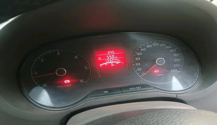 2013 Volkswagen Vento HIGHLINE DIESEL 1.6, Diesel, Manual, 1,33,244 km, interior