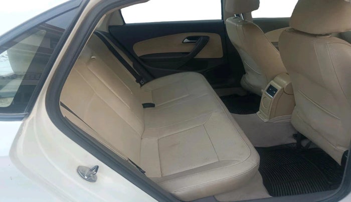 2013 Volkswagen Vento HIGHLINE DIESEL 1.6, Diesel, Manual, 1,33,244 km, interior