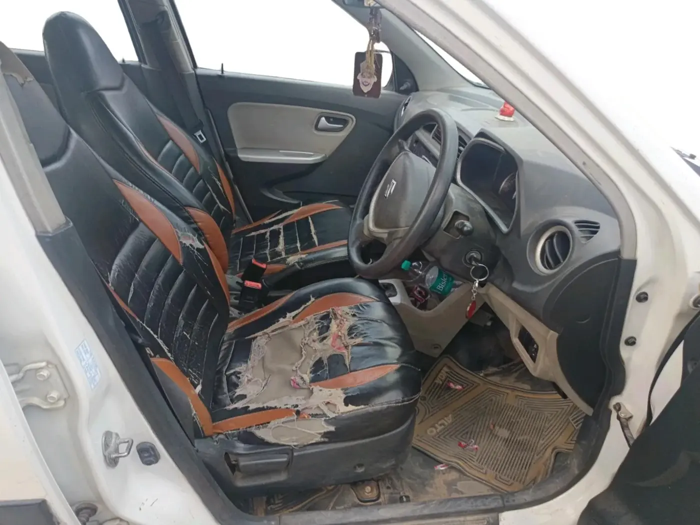 2017 Maruti Alto K10 VXI, Petrol, Manual, 1,04,615 km, interior