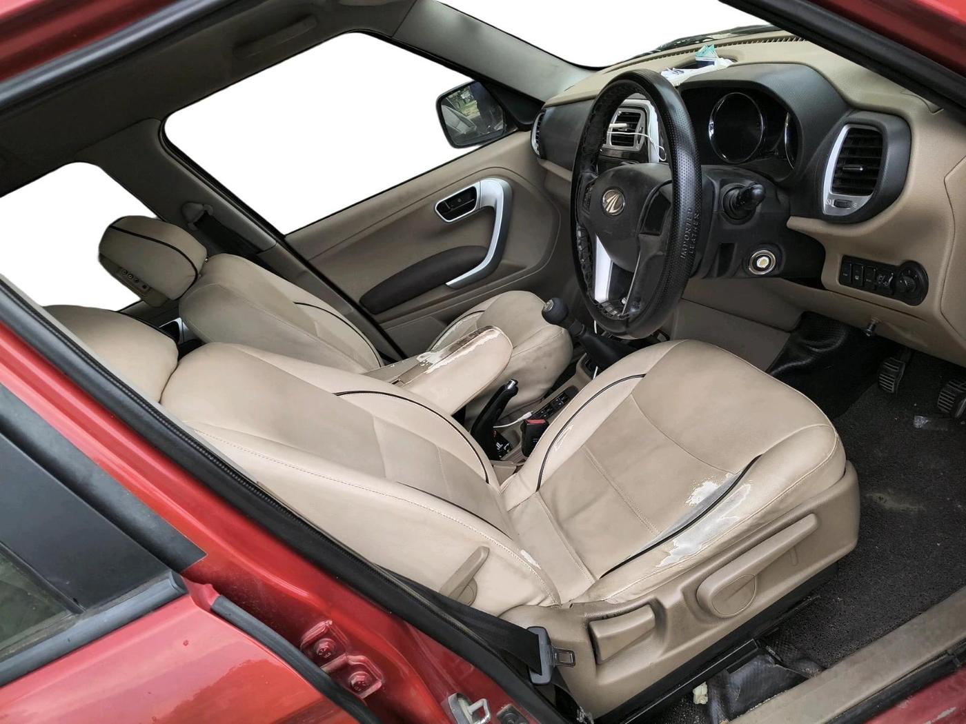 2015 Mahindra TUV300 T8, Diesel, Manual, 1,77,895 km, interior