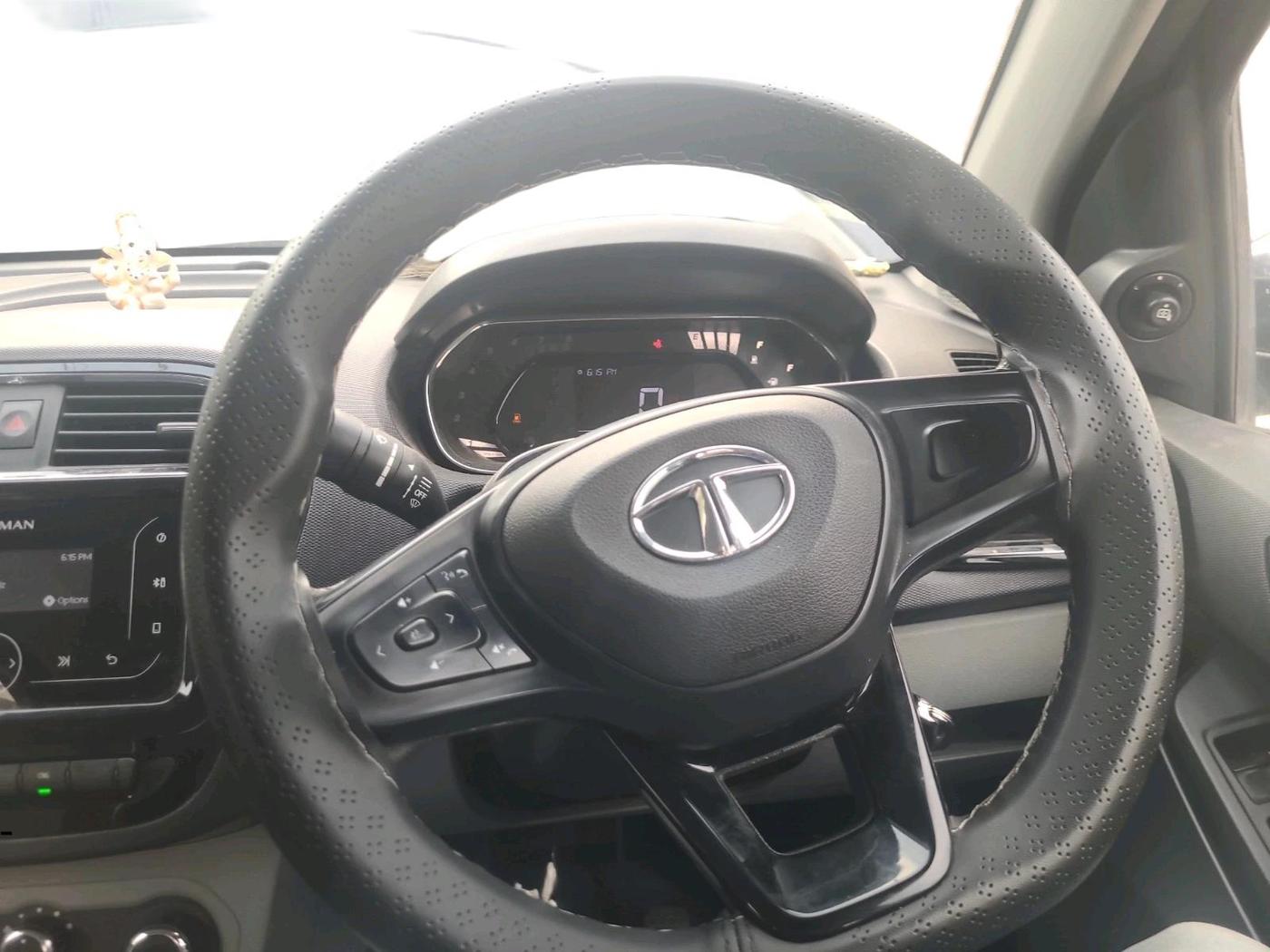 2022 Tata Tiago XT CNG, CNG, Manual, 57,758 km, interior