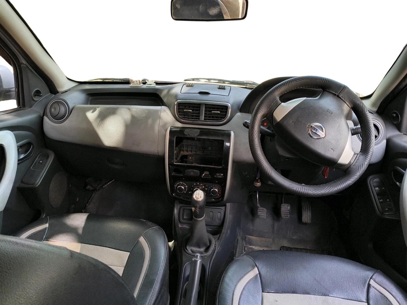 2013 Nissan Terrano XL (D), Diesel, Manual, 1,50,417 km, interior