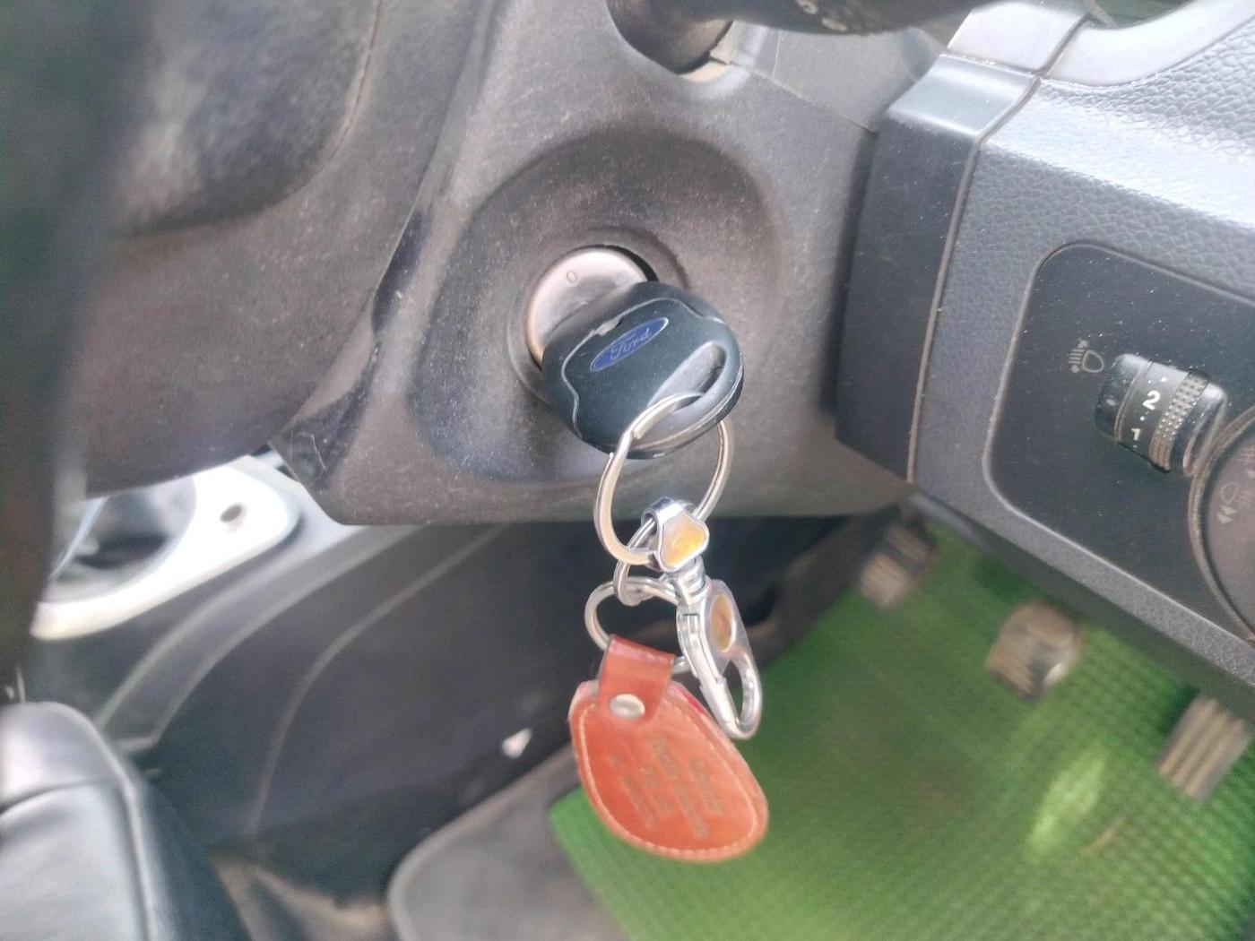 2012 Ford Figo TITANIUM 1.4 DIESEL, Diesel, Manual, 1,10,369 km, interior