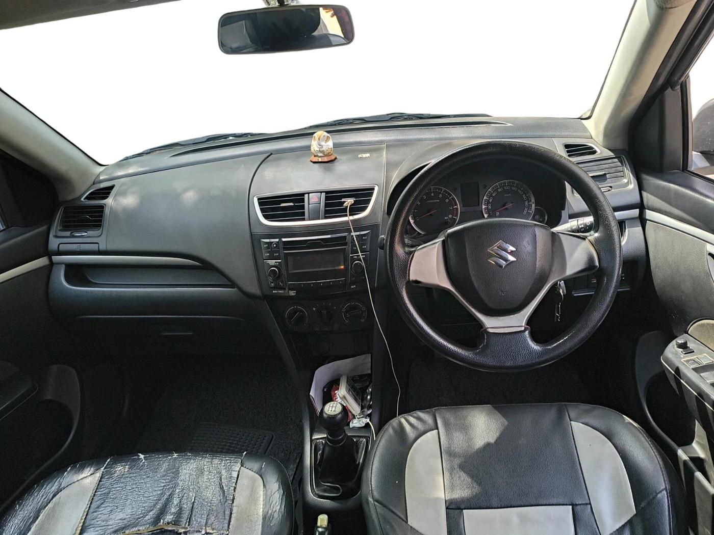 2015 Maruti Swift VXI, Petrol, Manual, 1,11,820 km, interior