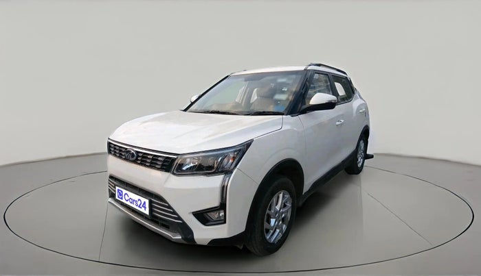 2022 Mahindra XUV300 W8 1.2 PETROL, Petrol, Manual, 1,11,622 km, exterior