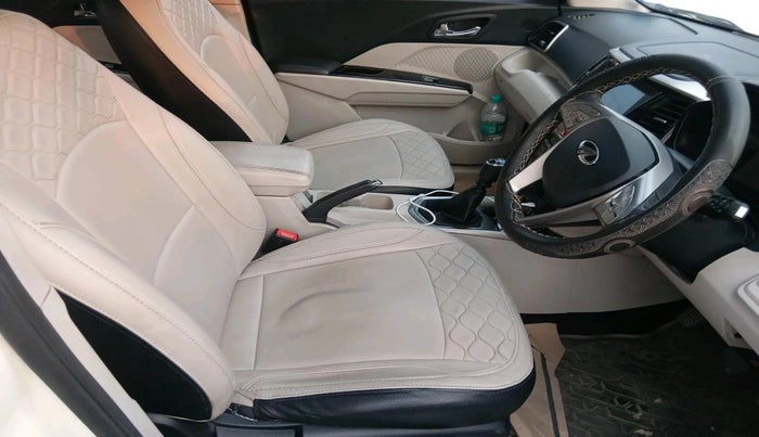 2022 Mahindra XUV300 W8 1.2 PETROL, Petrol, Manual, 1,11,622 km, interior