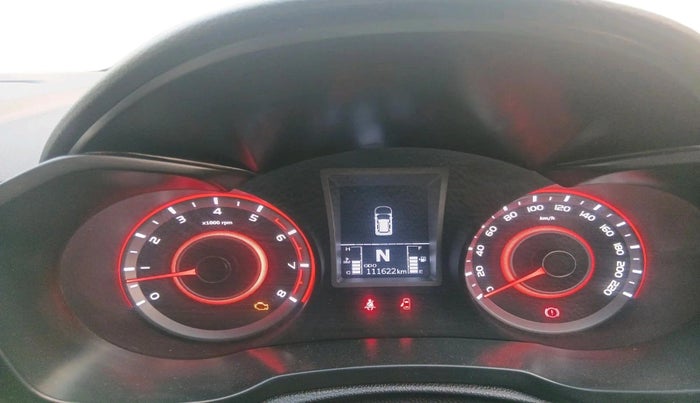 2022 Mahindra XUV300 W8 1.2 PETROL, Petrol, Manual, 1,11,622 km, interior