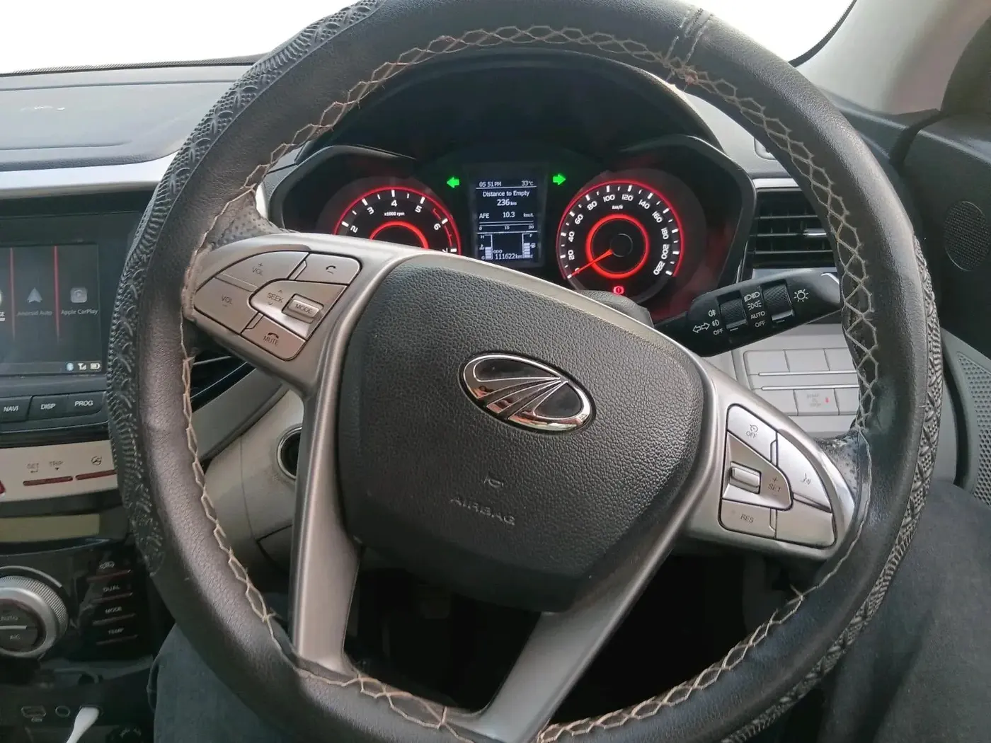 2022 Mahindra XUV300 W8 1.2 PETROL, Petrol, Manual, 1,11,622 km, interior
