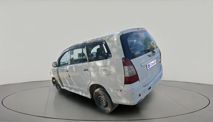 2013 Toyota Innova 2.5 GX 8 STR, Diesel, Manual, 1,79,423 km, exterior