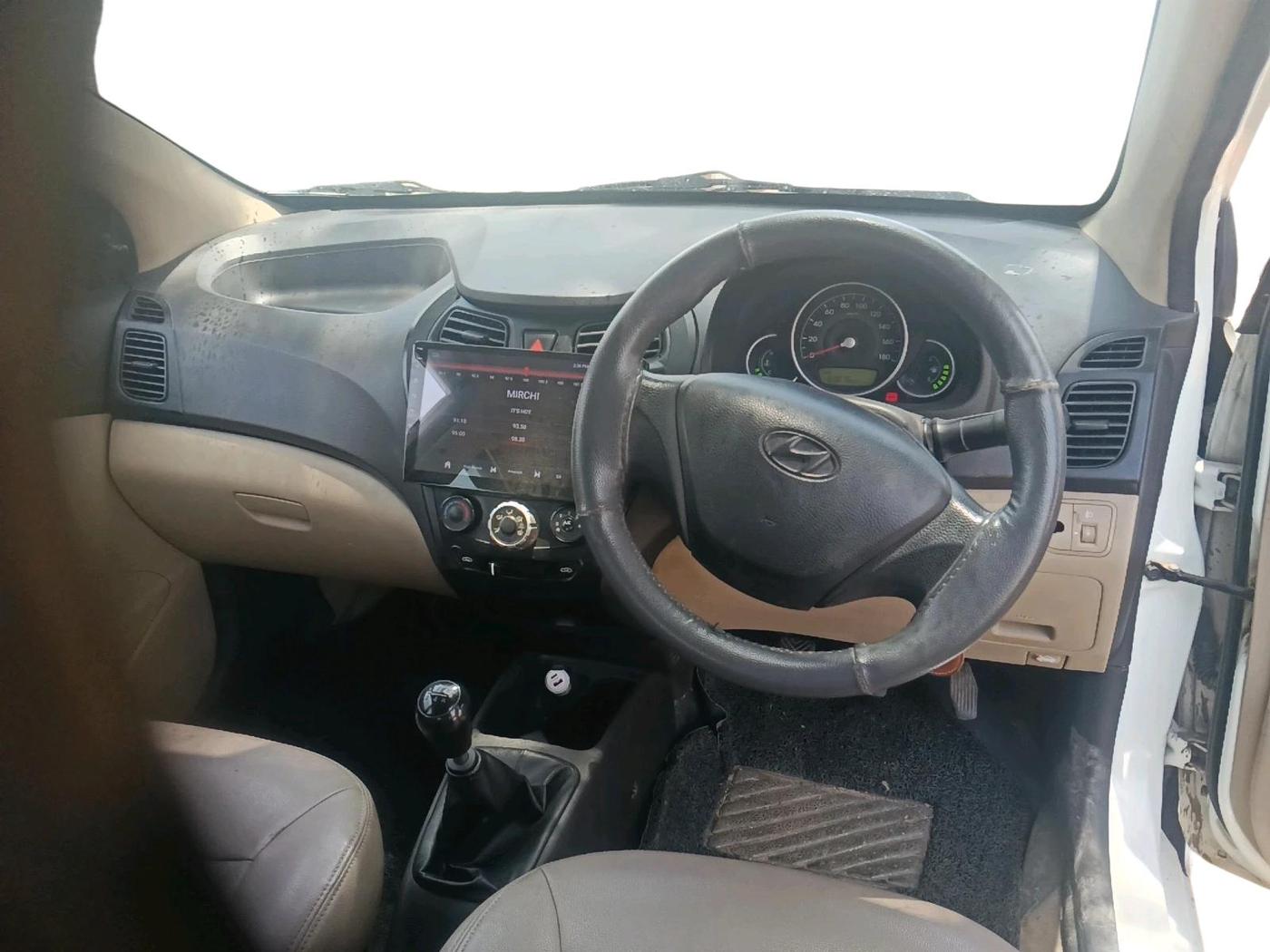 2013 Hyundai Eon MAGNA +, Petrol, Manual, 83,876 km, interior