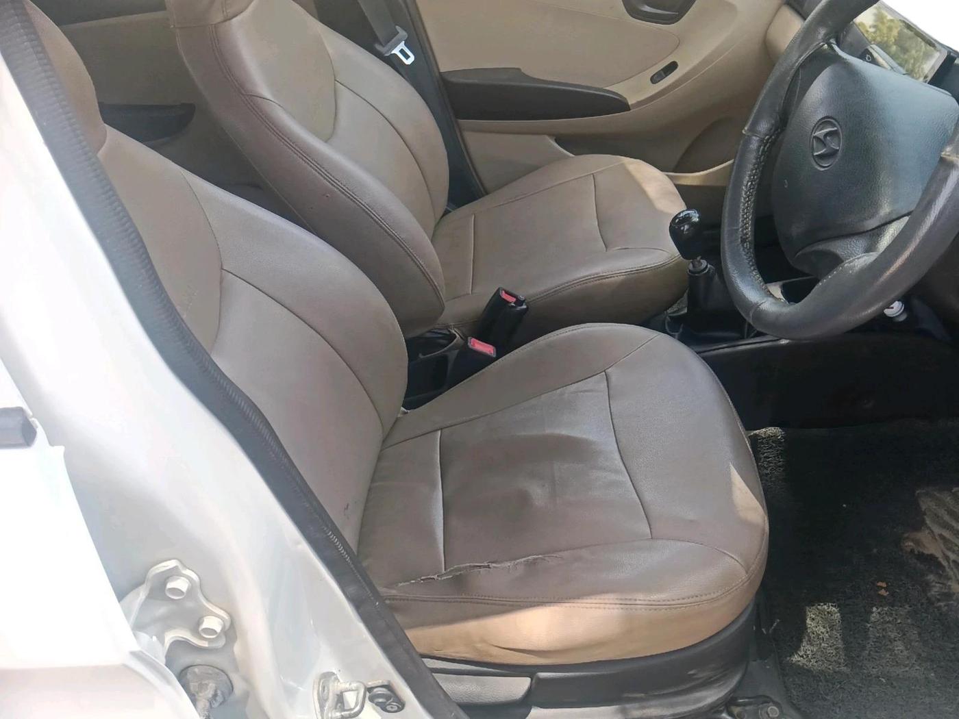 2013 Hyundai Eon MAGNA +, Petrol, Manual, 83,876 km, interior