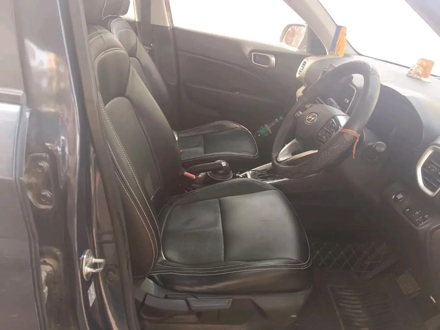 2019 Hyundai VENUE SX PLUS 1.0 TURBO DCT, Petrol, Automatic, 81,584 km, interior
