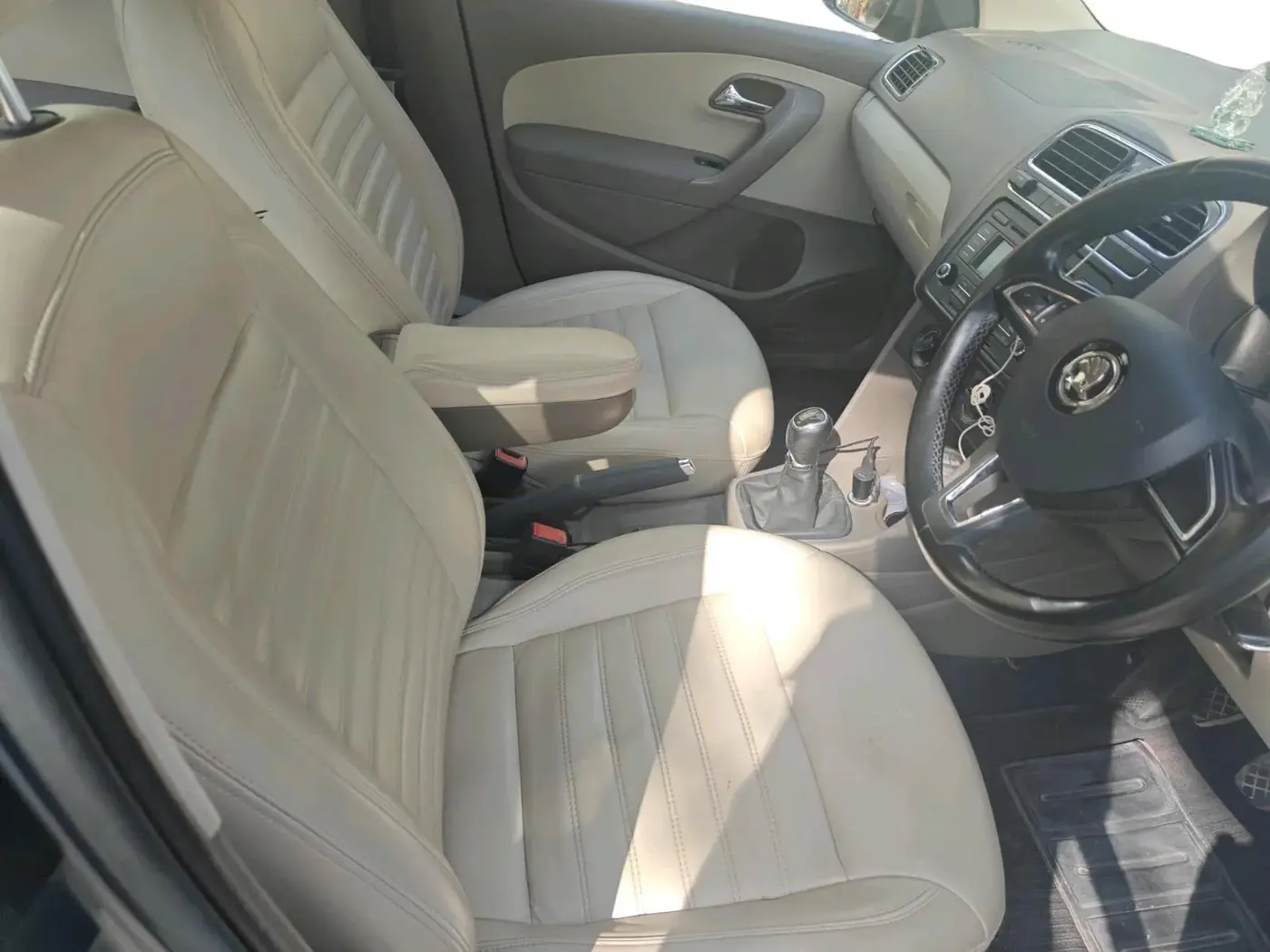2016 Skoda Rapid AMBITION 1.6 MPI MT, Petrol, Manual, 81,792 km, interior