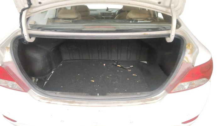 2013 Hyundai Verna FLUIDIC 1.6 CRDI SX, Diesel, Manual, 1,04,074 km, exterior