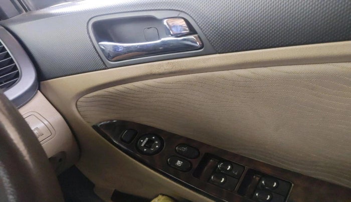 2013 Hyundai Verna FLUIDIC 1.6 CRDI SX, Diesel, Manual, 1,04,074 km, interior