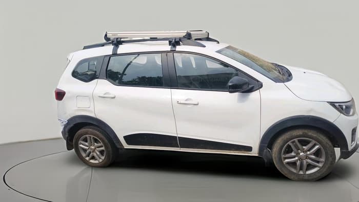 2022 Renault TRIBER RXZ, Petrol, Manual, 95,780 km, exterior