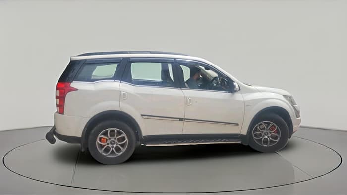 2015 Mahindra XUV500 W10, Diesel, Manual, 84,239 km, exterior