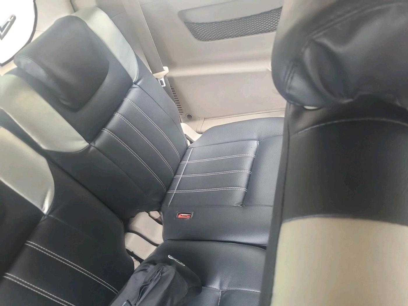 2015 Mahindra XUV500 W10, Diesel, Manual, 84,239 km, interior