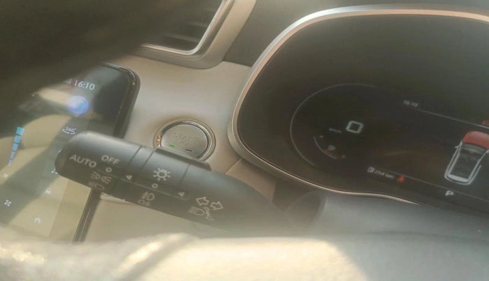 2021 MG ASTOR SHARP 1.5 CVT, Petrol, Automatic, 75,934 km, interior