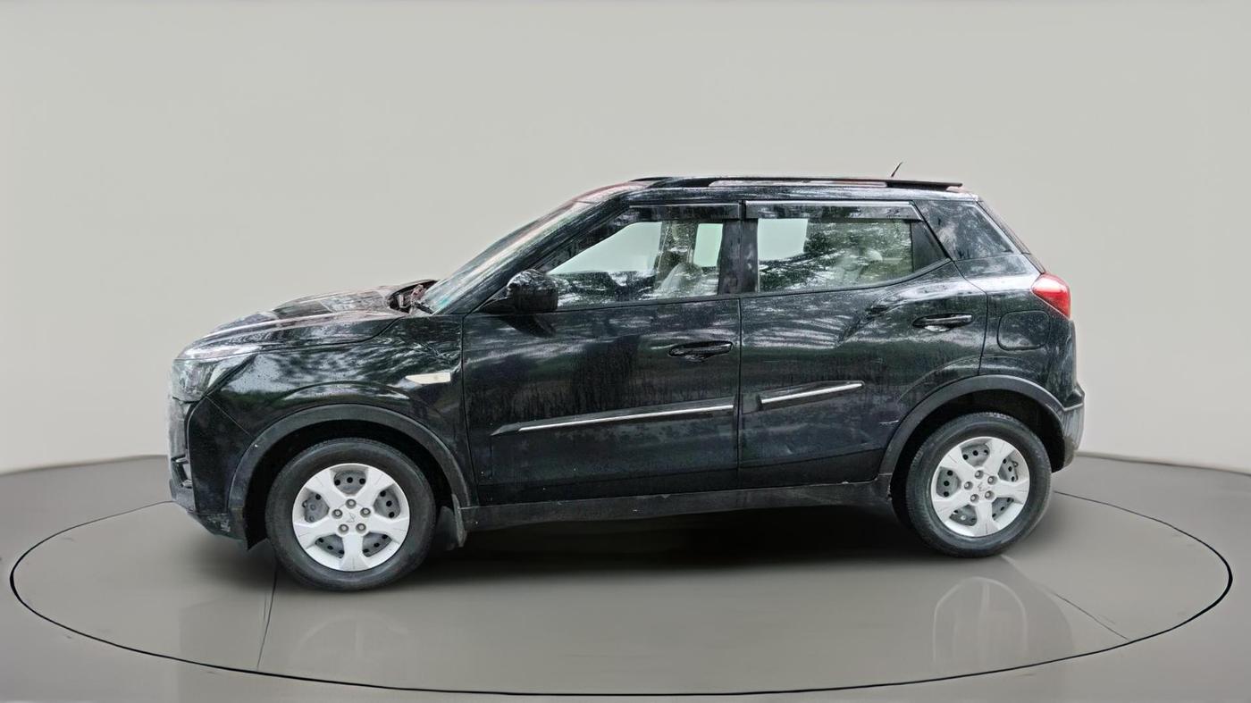 2023 Mahindra XUV300 W6 1.5 Diesel, Diesel, Manual, 57,445 km, exterior