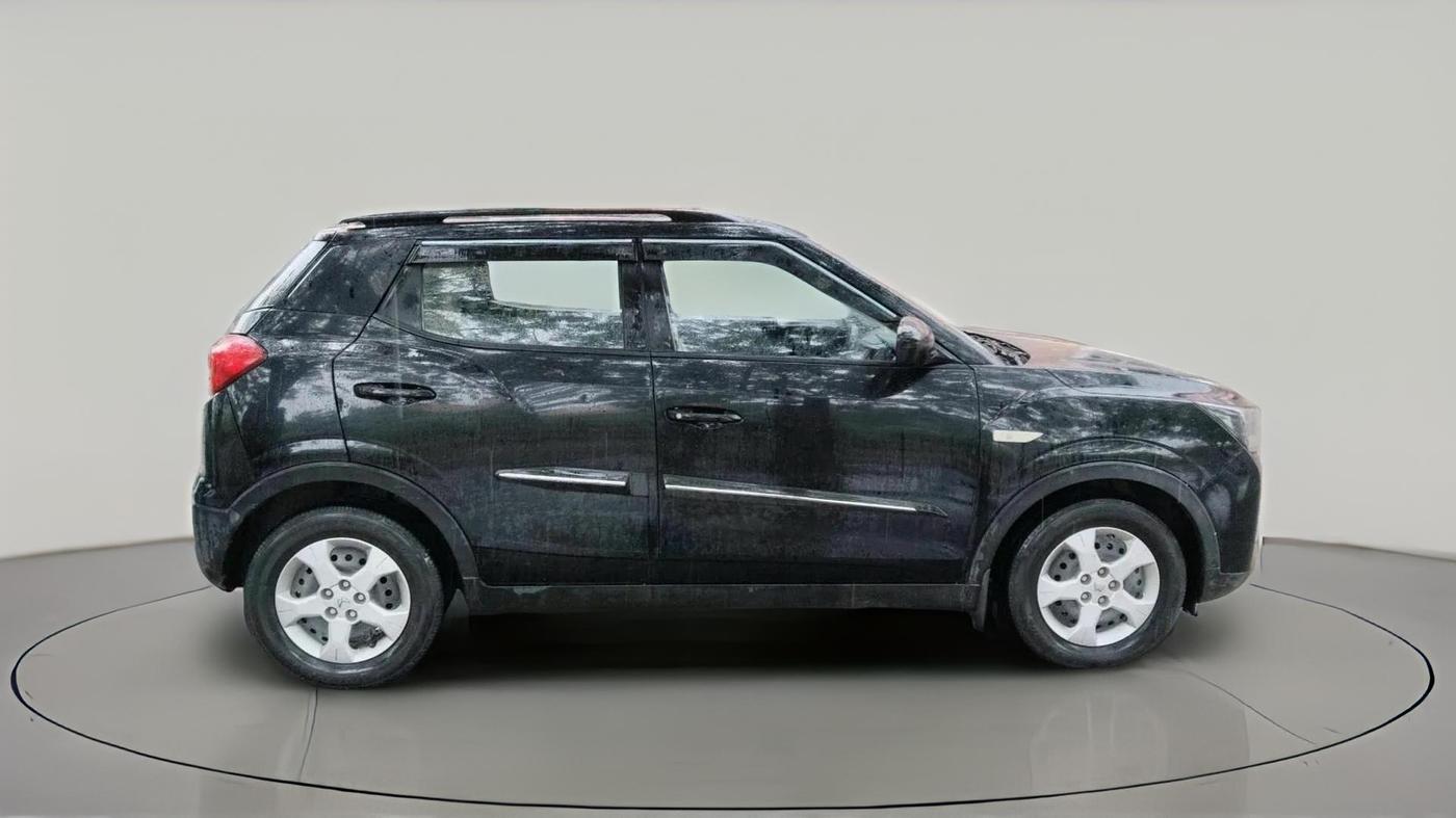 2023 Mahindra XUV300 W6 1.5 Diesel, Diesel, Manual, 57,445 km, exterior