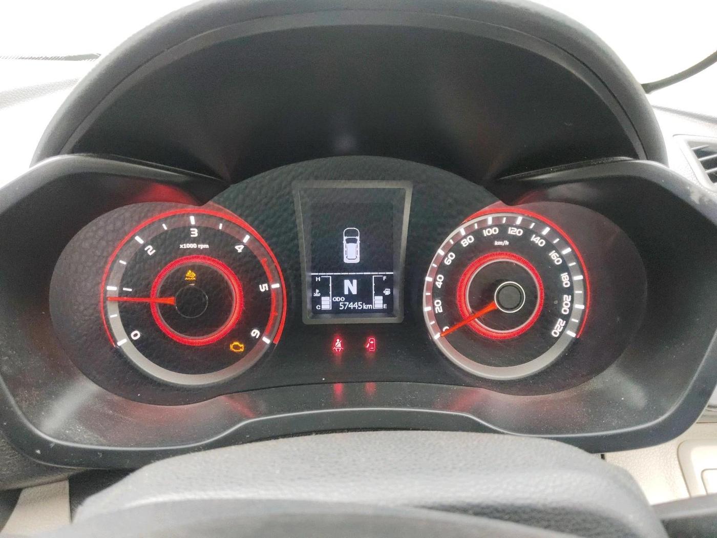 2023 Mahindra XUV300 W6 1.5 Diesel, Diesel, Manual, 57,445 km, interior