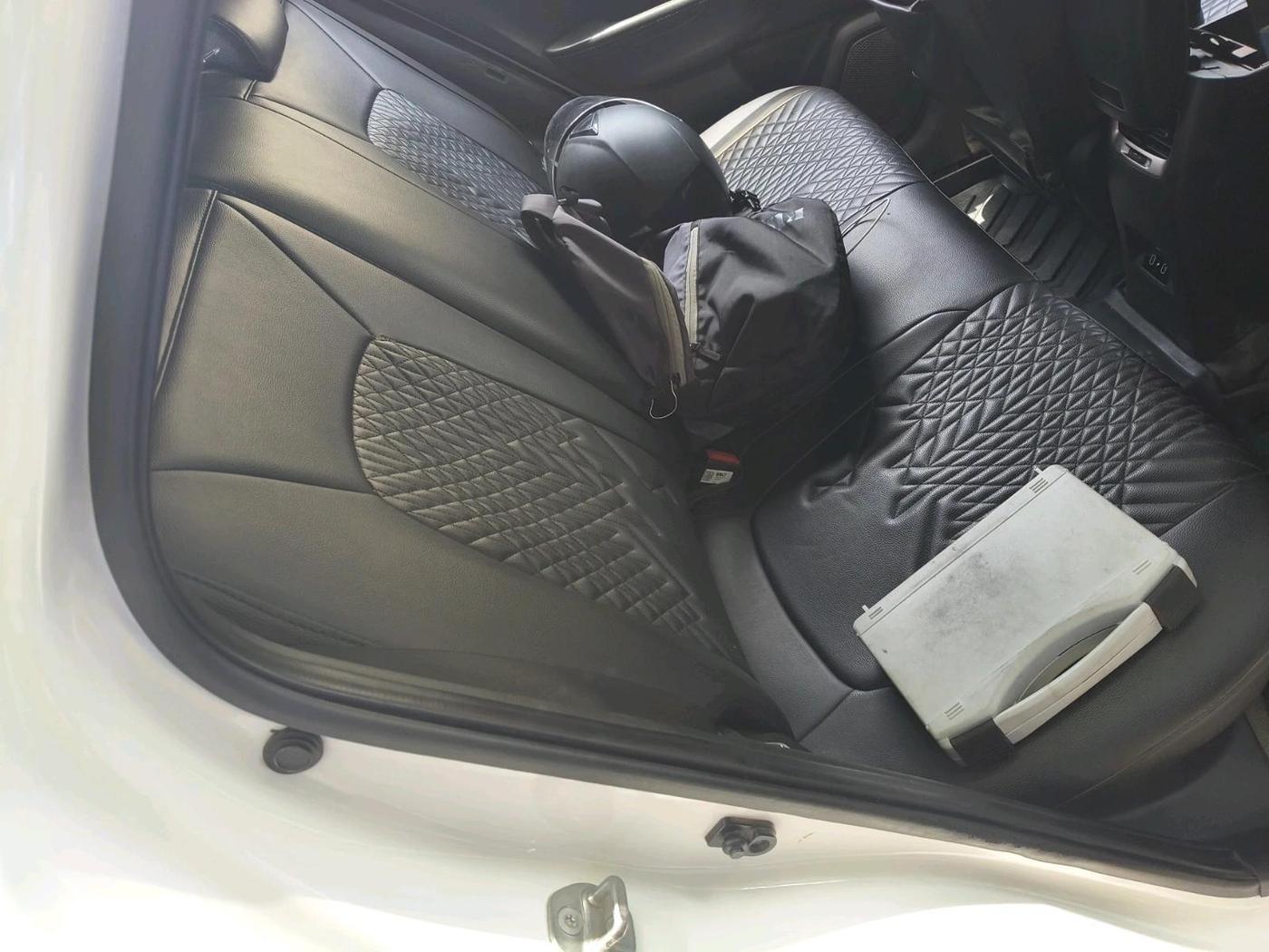2023 Hyundai VENUE  SX(O) 1.0 Turbo MT Knight Edition, Petrol, Manual, 49,292 km, interior