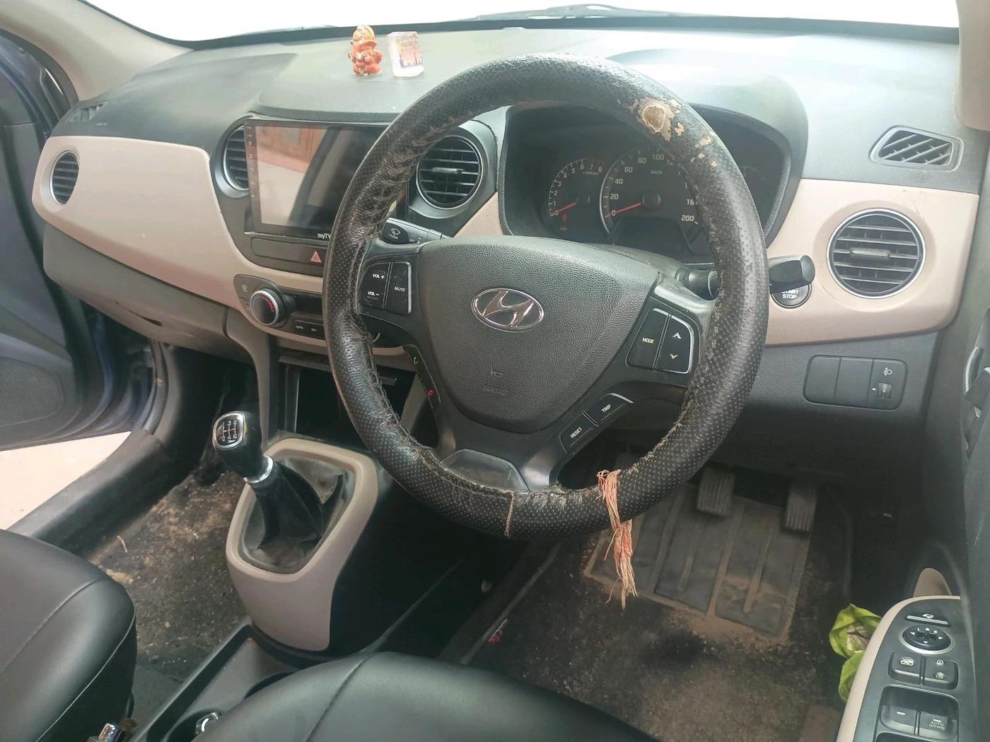 2014 Hyundai Xcent S 1.2, Petrol, Manual, 1,19,476 km, interior