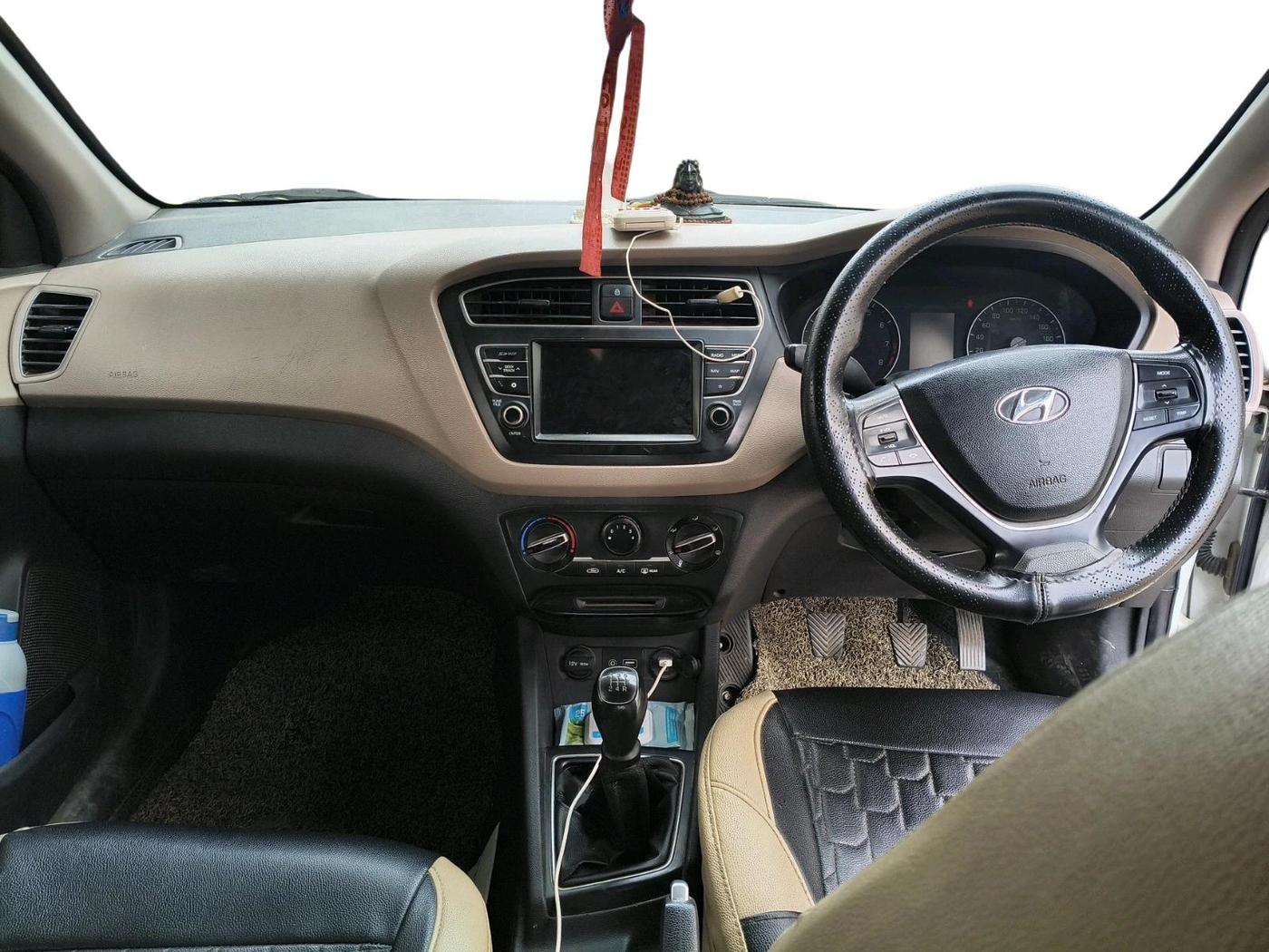 2020 Hyundai Elite i20 SPORTZ PLUS 1.2, Petrol, Manual, 1,00,341 km, interior