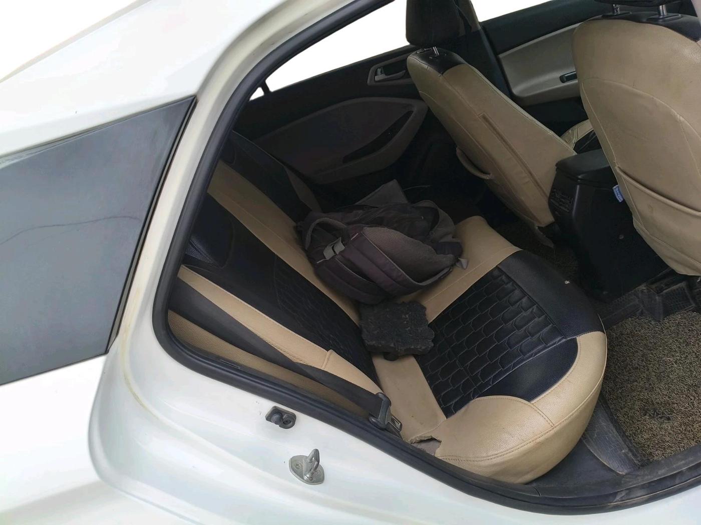 2020 Hyundai Elite i20 SPORTZ PLUS 1.2, Petrol, Manual, 1,00,341 km, interior