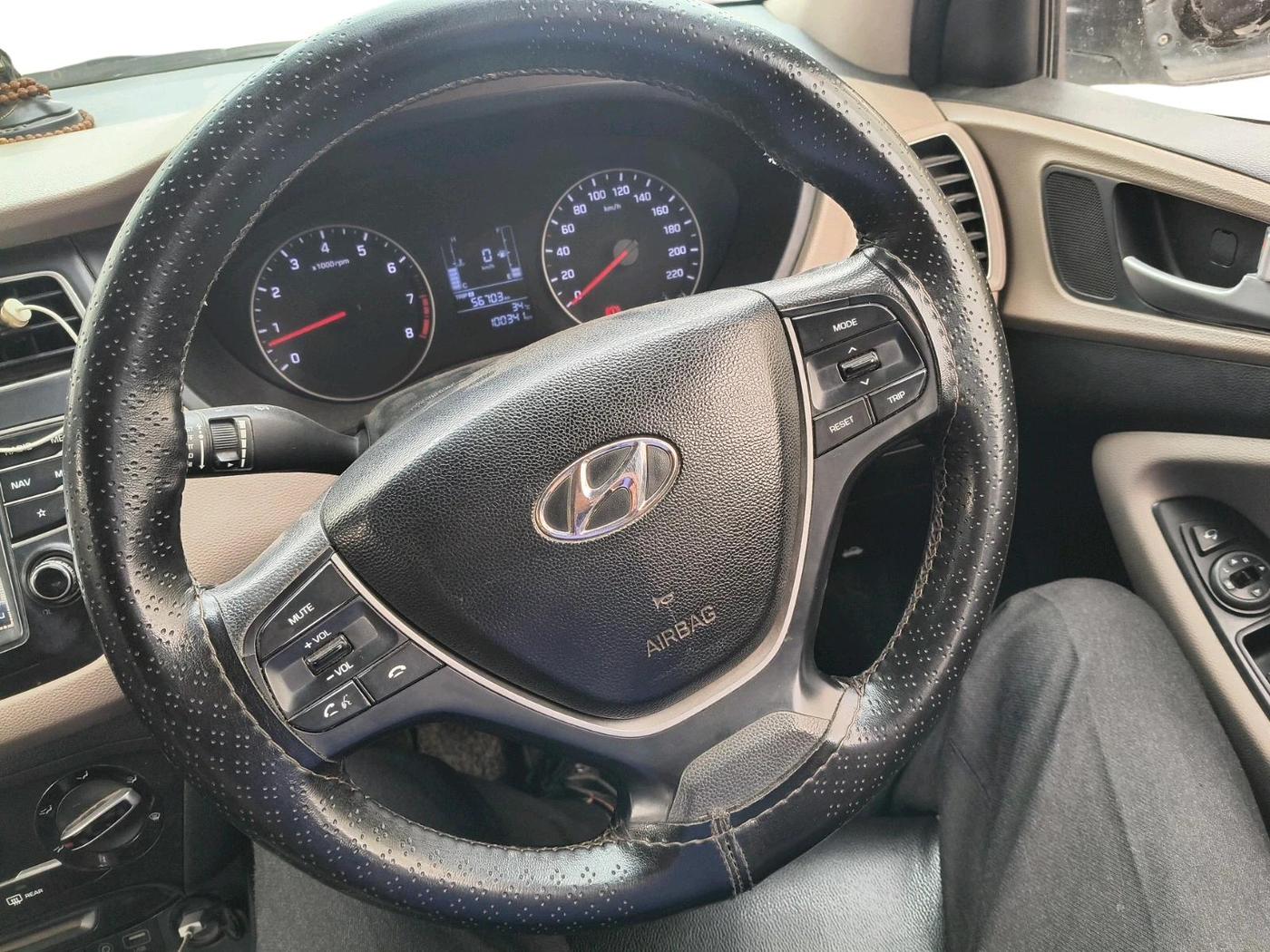2020 Hyundai Elite i20 SPORTZ PLUS 1.2, Petrol, Manual, 1,00,341 km, interior