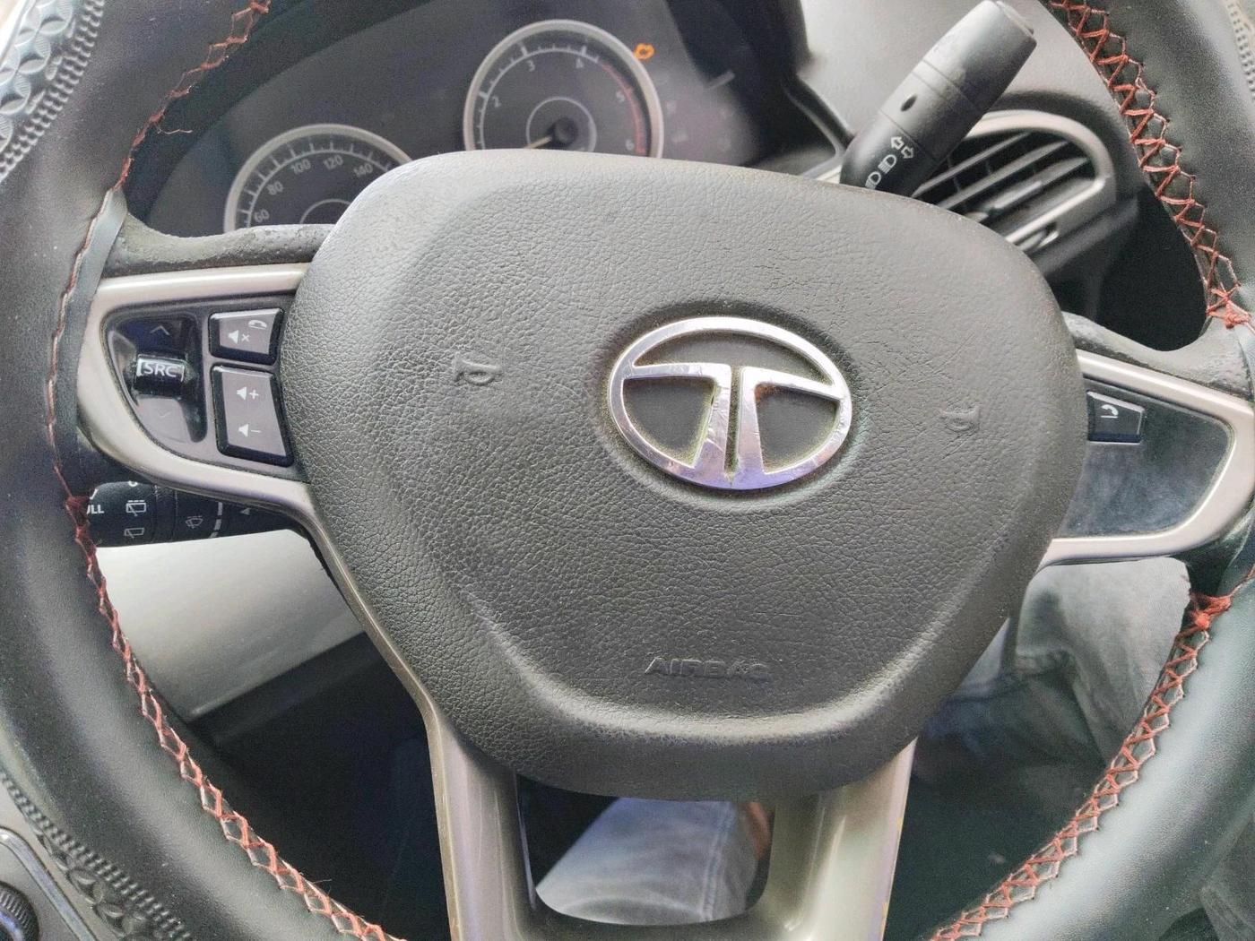2015 Tata Safari Storme 2.2 VX 4X2, Diesel, Manual, 1,13,395 km, interior